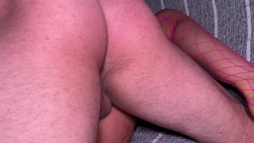 L’insatiable Lisa laisse deux gourmands s’occuper de son corps !