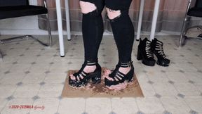 Mila in Sandals - Be my chicken (P2V1)