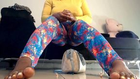 Housecleaning, Survive the Giantesss Cleaning Spree, Bare Foot Crushing