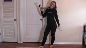 Wetsuit Snorkel & Bubbles In Bathtub - MP4