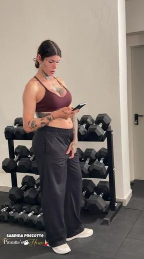 The Hottie Showing off Her Workout Skills, Being Sensual at the Gym.