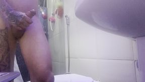 putaria no bamnheiro pela cameras