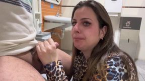 le folle el ano a una limpiadora del hotel, en tarragona