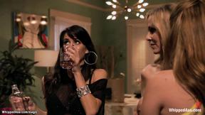 ”MILF lesbian group anal fucked”