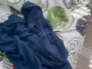 Le paso la toalla a mi linda hermanastra como pretexto para cogermela duro y venirme en su culo.
