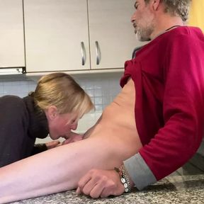 BLOWJOB IN THE KITCHEN, CUM IN MOUTH ( by WILDSPAINCOUPLE )