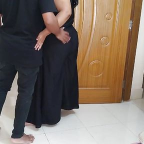 Tamil Muslim Aunty Fucked by Gujarati Hindu Stranger Guy In Hotel When Her Husband Go To Bathroom