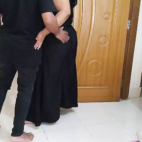 Tamil Muslim Aunty Fucked by Gujarati Hindu Stranger Guy In Hotel When Her Husband Go To Bathroom