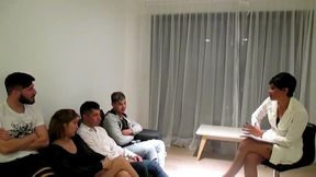 con mi hermanastra y uno de mis hijastros inventamos una terapia de grupo para armar una orgia