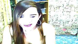 Two pretty shemale show their hot bodies