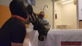 Post workout sneaker worship w/ English & Cantonese subtitles *Conversation in Cantonese* 廣東話