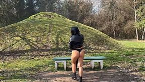 bella sin baise dans le parc