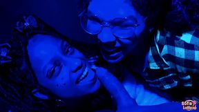 Mamei o novinho no banheiro com minha amiga vicky menage, sera que viciou na mamada da lollipop?