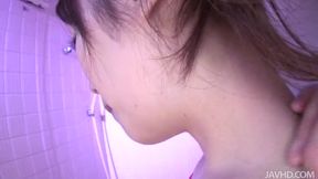 バスルームで潮吹きしちゃいました