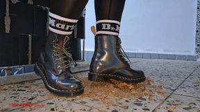 Mila in Martens - Crunchy buns (P02)