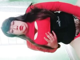vilma le hace una mamada a hairy
