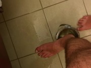 Sammy Austin Pissing and bathing foot in hotel ice bucket