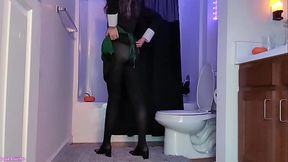 Starbucks Witch Sage Eldritch in Pantyhose Peeing [Voyeur]