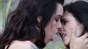 SCISSORING HOT LESBIANS