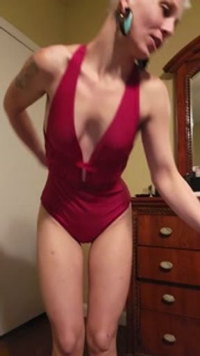 Bikini Haul!!! Sexy MILF wants to show you all her looks for the beach 🥵🥵