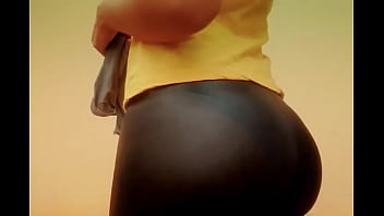 Esposa de calcinha marcando