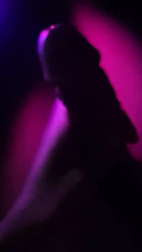 Jerking infront of my computer and cumming