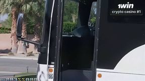 Lena Paul organiza uma orgia de wrestling selvagem na terceira temporada da Brazzers House.