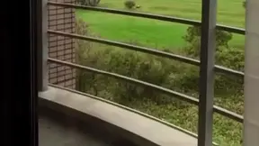 Married Japanese MILF gives sloppy blowjob on smartphone