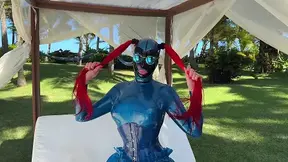 Rubberdoll in paradise