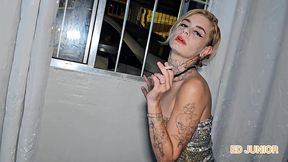 comecei o ano novo estourando a champanhe tres vezes dando duas gozadas no cu da novinha braquinha