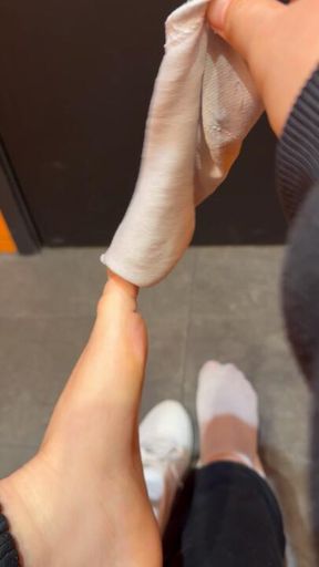 sweaty socks peel