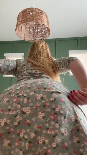 Amateur with big tits and round ass