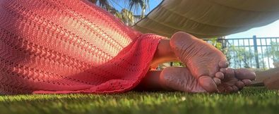 Sundress and oily soles slow mo