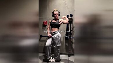 18yo Cute College Girl Flashes Pussy During IG Live Study Stream Fails