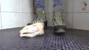 Chicken under heavy Boots (floor view)