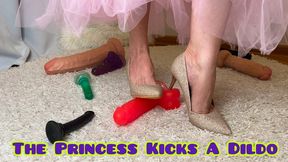 WITH GIANT GOLDEN HIGH HEELS, I CRUSH SMALL HUMILIATED PENISES 1080