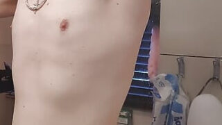 Shower – video tự quay cận cảnh cảnh hai chàng trai trẻ người Đức đồng tính bị cưỡng hiếp qua đường hậu môn