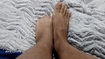 foot fetish in my bed "you are a foot morbid person"