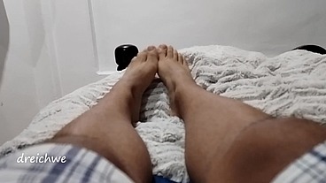 foot fetish in my bed "you are a foot morbid person"