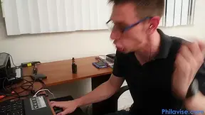 PHILAVISE- Dude gets a beeg while playing video games
