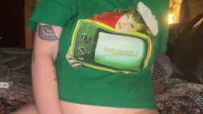 Amateur milf Chery plays with a dildo and explores her hairy pussy on the