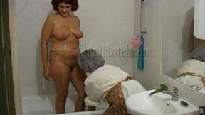 Chunky milf lady with big tits in the bath tub with old lady