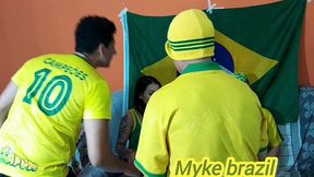 eliminatorias copa do mundo 2026 o primeiro chuto a col foi no cuzinho e na boceta da bibi sadomasoquista. participante rebecca santos. alan wolf