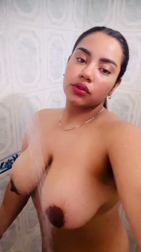 Soapy, wet, and ready💦