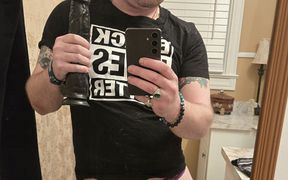 Yummy dude's looking fo daddy