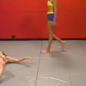 Mature Brunettes in Dripping Wet Lesbian Piss Play Frenzy