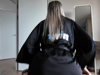 Lonely mother I'd like to fuck Calls Handyman To Screw Him