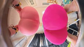 8KVR 360 The giant s big bottom crushes the dwarf