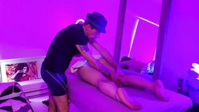 Damon gives a tantrique massage to Julia Sky