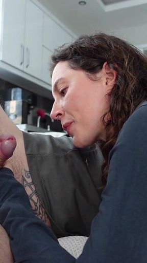 When She Saw Her Stepbrother's Naked Cock, She Couldn't Resist Sucking It!